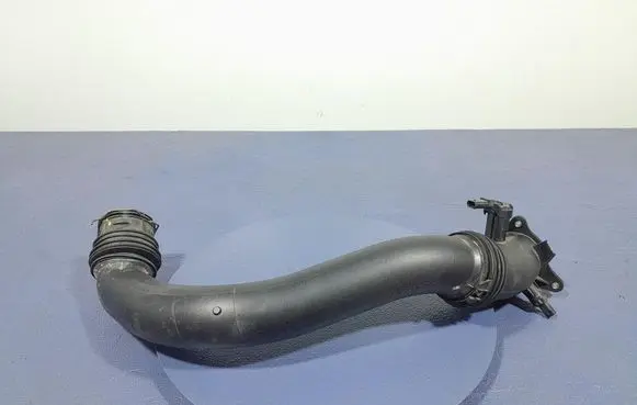BMW Z4 E85 E86 Air intake hose/pipe 8601683