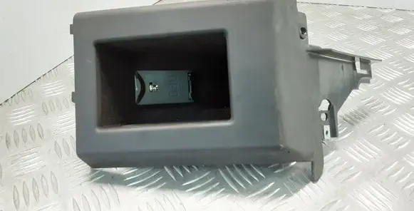Land Rover Range Rover L322 Glove box