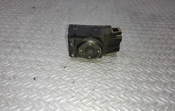 Volkswagen PASSAT B5 Wing mirror switch 3B1959565