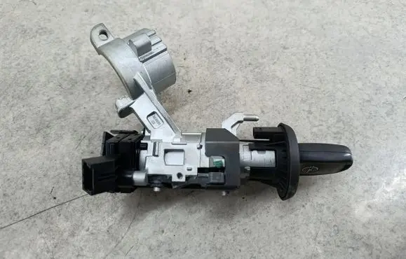 Opel Meriva B Ignition lock 1332641913308436