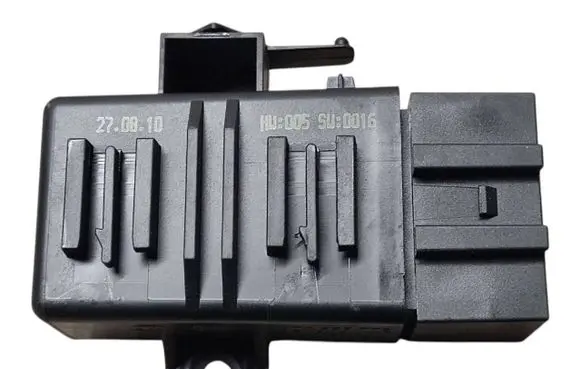 Volkswagen Touareg II Seat heating relay 3T0959772