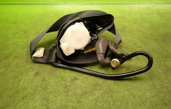 Toyota Celica T230 Front seatbelt