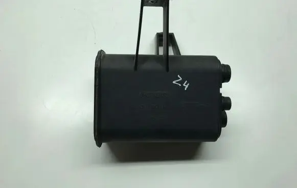 Active carbon filter fuel vapour canister