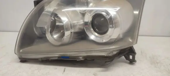 Toyota Avensis T250 Headlight/headlamp 35108