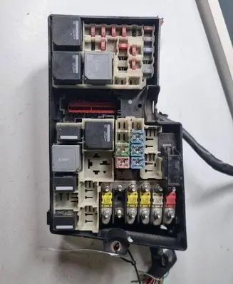Ford Focus Fuse module 6M5T14K733DJC