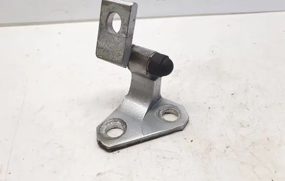 Volkswagen PASSAT CC Front door upper hinge