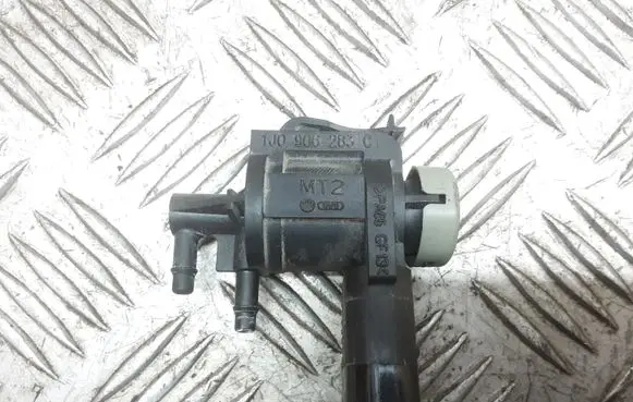 Audi A3 S3 8L Turbo solenoid valve 1J0906283C