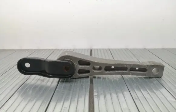 Audi Q3 8U Engine mount bracket 7N0199855A