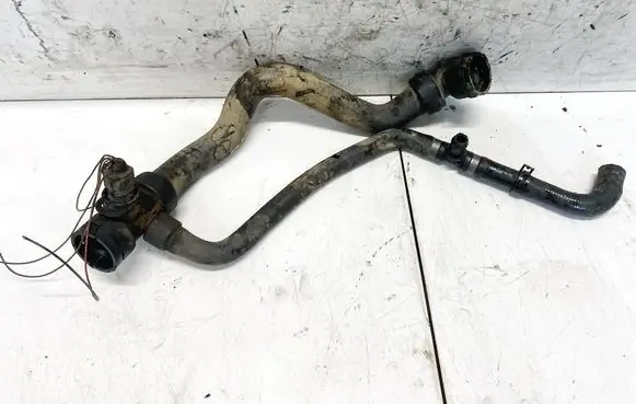 Audi A4 S4 B5 8D Engine coolant pipe/hose