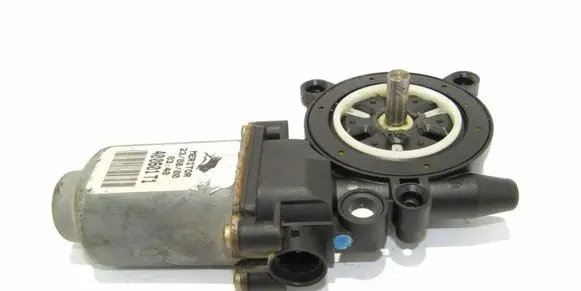 Nissan Almera Tino Front door window regulator motor 400601T1
