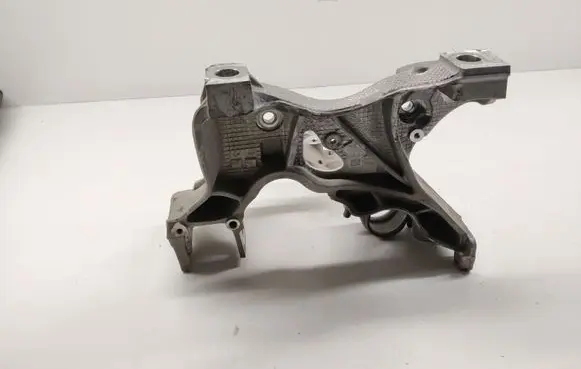 Audi A5 Engine mounting bracket 8B3399296