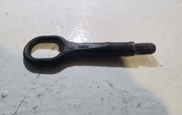 Skoda Octavia Mk2 (1Z) Towing hook eye 1T0805615A