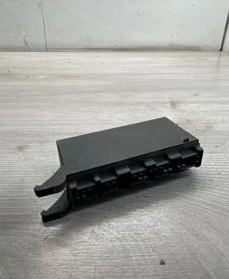 Mercedes-Benz E W210 Light module LCM 2025420432 350065
