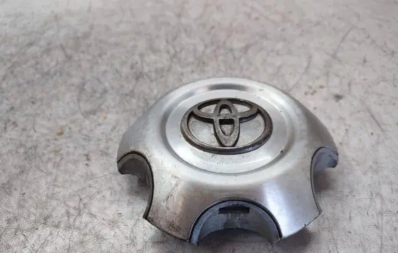 Toyota Land Cruiser (J120) Original wheel cap