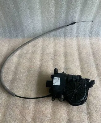 Seat Alhambra (Mk2) Sliding door latching motor 7N0843745