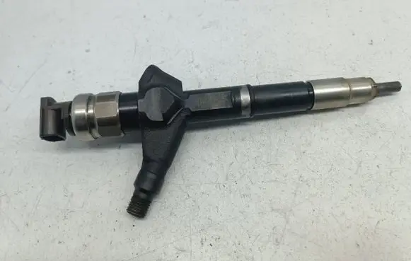 Nissan X-Trail T30 Fuel injector 16600ES60A 12G10407
