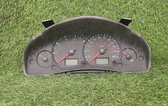 Speedometer (instrument cluster)
