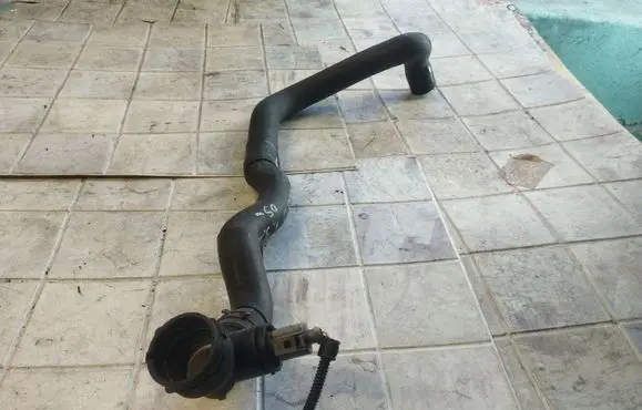 Volkswagen Golf V Engine coolant pipe/hose 1K0122291AD