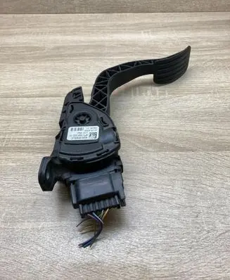 Ford S-MAX Accelerator throttle pedal 6G929F836JC