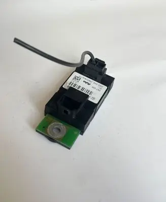 Mercedes-Benz S W221 Aerial antenna amplifier A2218201889 05T326 12415000
