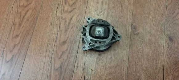 BMW 3 F30 F35 F31 Engine mount bracket 22116787657