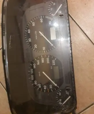 Volkswagen Golf III Speedometer (instrument cluster) 87001262 1h0919590b