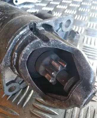 Nissan Micra Starter motor 1005821568