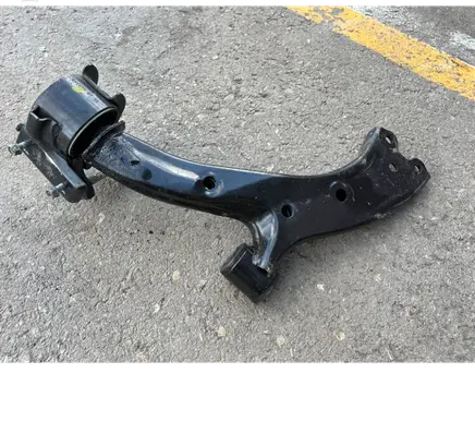 Honda CR-V Front lower control arm/wishbone
