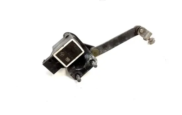 Mercedes-Benz ML W164 Headlight/headlamp level sensor A0105427717