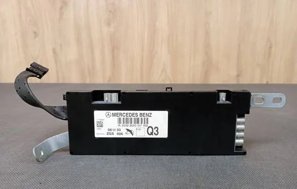 Mercedes-Benz CLK A209 C209 Aerial antenna amplifier A2098200789 2098200789