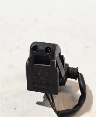 Mercedes-Benz C W203 Windshield washer spray nozzle BR203