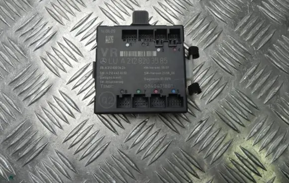 Mercedes-Benz C AMG W204 Door control unit/module A2128203585 G2655