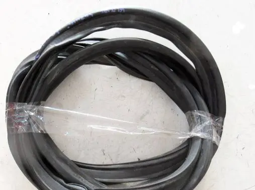 Suzuki Ignis Front door rubber seal 