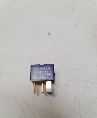 Toyota Avensis T250 Other relay 2830028010 1567002300