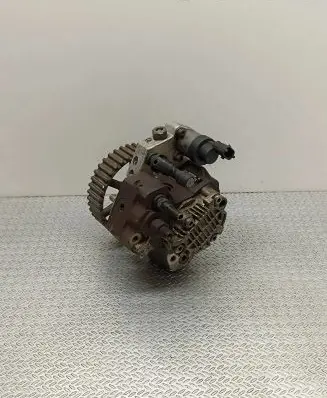 Mitsubishi Space Star Fuel injection high pressure pump 8200108225 0445010075