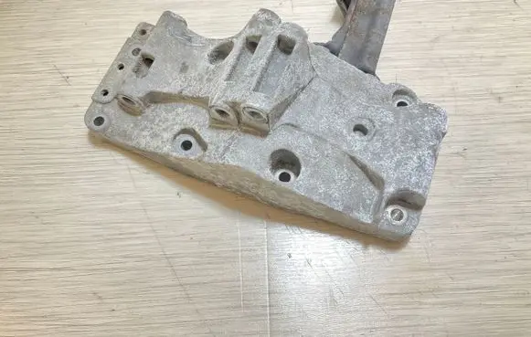 BMW 5 F10 F11 A/C compressor mount bracket 7619250