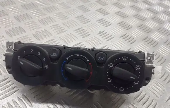 Ford Focus Interior fan control switch 3M5T-19980-AD