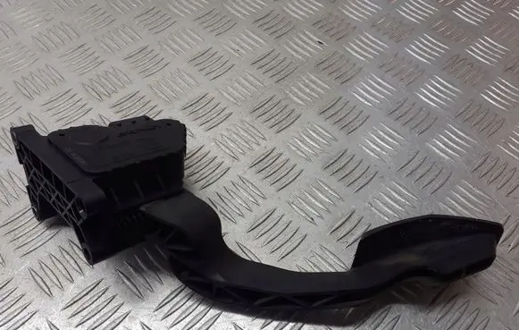 Opel Corsa D Accelerator pedal position sensor 55702020