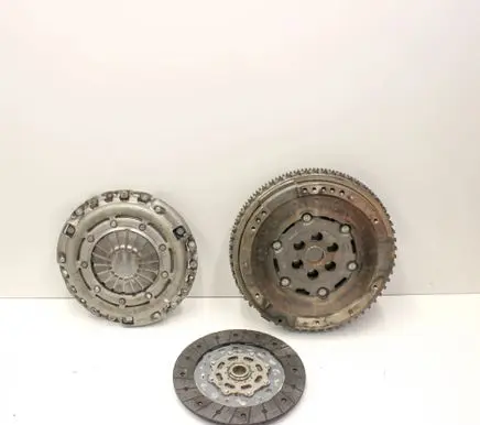 Dacia Sandero III Clutch set kit 302102441R