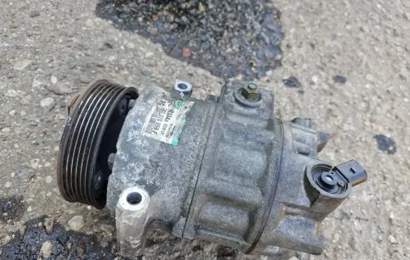 Volkswagen PASSAT B6 Air conditioning (A/C) compressor (pump) 1K0820859F R134A8681P 036575079B4