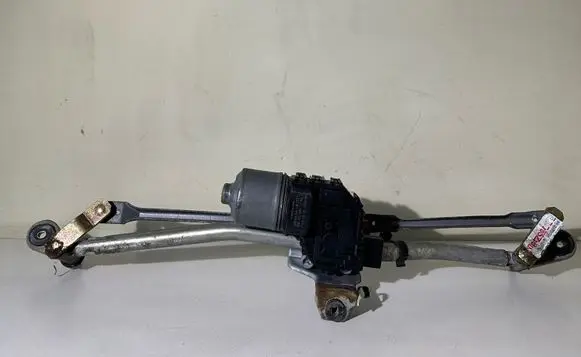 Audi A4 S4 B7 8E 8H Front wiper linkage and motor 8E1955119