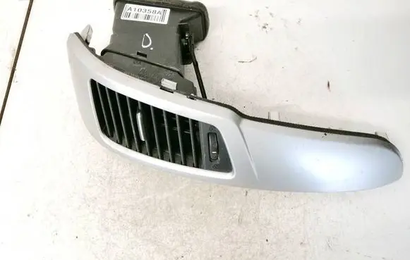 KIA Venga Dashboard side air vent grill/cover trim 847751p100