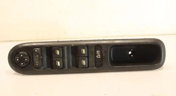 Peugeot 3008 I Electric window control switch