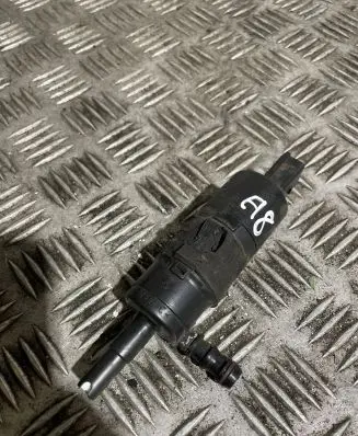 Audi A8 S8 D4 4H Windscreen/windshield washer pump 3B7955681 001016