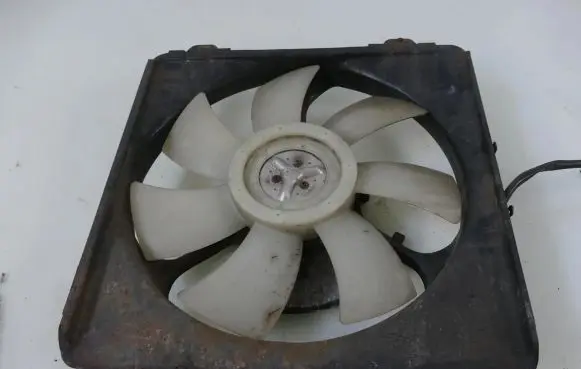 Toyota RAV 4 (XA20) Air conditioning (A/C) fan (condenser) 16363-28050
