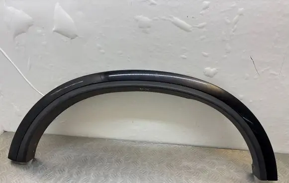Volvo XC90 Rear arch trim 30779580