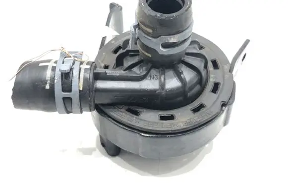 Skoda Octavia Mk4 Oil filter mounting bracket 3Q0965567E