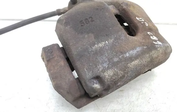 Volkswagen Touran I Front brake caliper