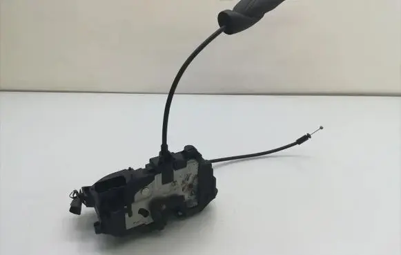 Renault Laguna III Rear door lock 805600005R 805600005R-B