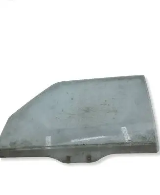 Mitsubishi Pajero Front door window glass four-door 